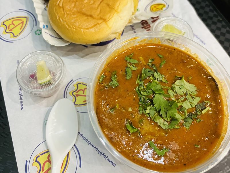 Jay Bhavani Vadapav food