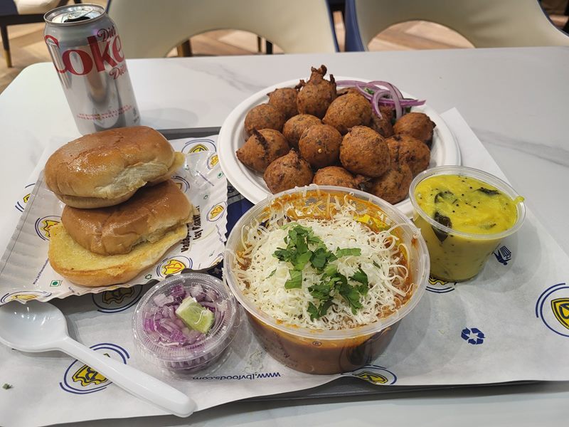 Jay Bhavani Vadapav food